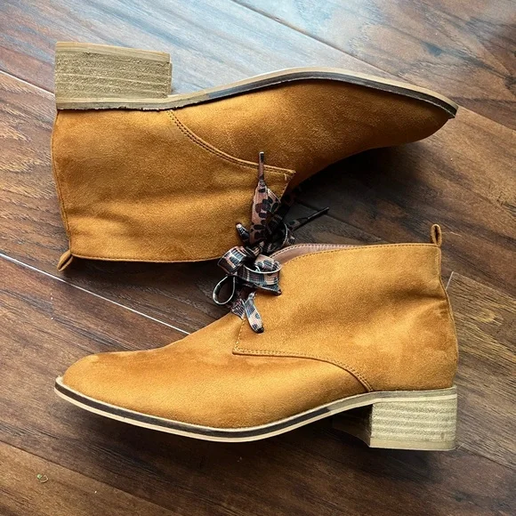 NWOT Hey Girl by Corkys Totes Ankle Bootie Chukka Boot Size 9 - Picture 4 of 8